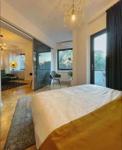 Sunset-Cismigiu Gardens