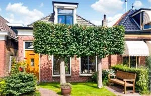 Lovely Home In Sneek With Wifi - IJlst