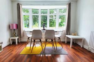 BIG 7xGuest House 3xVan Locked CarPort Garden Leeds & Bradford