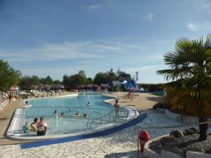 Campings Mobil-Home Corinne Rastel -le Domaine de Dugny : photos des chambres