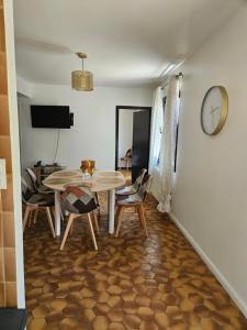 Appartements Appartement F3 meuble et equipe : photos des chambres