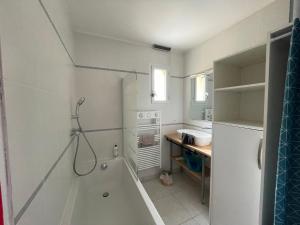 Maisons de vacances Sweet Omaha Belle maison recente lumineuse et cosy bien equipee jardin clos 15 mn a pied plage Omaha Beach et proche de Bayeux & Port en Bessin : photos des chambres