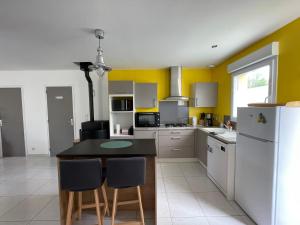 Maisons de vacances Sweet Omaha Belle maison recente lumineuse et cosy bien equipee jardin clos 15 mn a pied plage Omaha Beach et proche de Bayeux & Port en Bessin : photos des chambres
