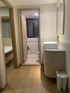 Cozy Apartment in Cikarang with Lake View