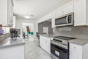 Spacious 3BR Villa in Miami with Fenced Backyard