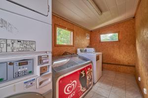 Campings Mobil Home 4 personnes 208 : photos des chambres