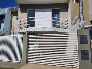 Sobrado Condomínio Brasil - 卡斯特罗