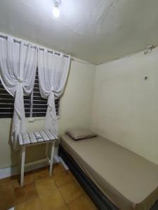 Iloilo Business Park Area Backpackers Place Aircon 2