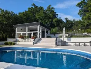 Čudna šuma apartmani Vrdnik - Pavlovci