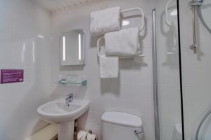 Classic Twin Room room in The Bridge House Hotel