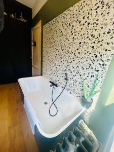 Villa8pers 3piedplage pleincentre piscine parking wifi