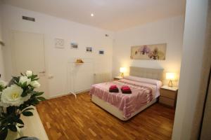 Rooms in Apartment Arago