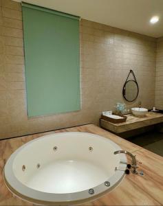 Her Home Spa Motel Douliu