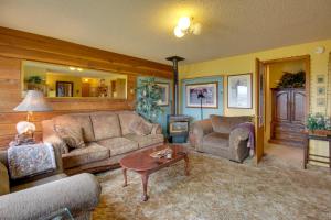 Yellowstone Country Retreat Stunning Views!