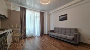 D8 Residence by Sunny Mamaia