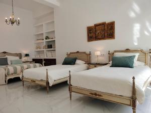 Casa Palacio Madre de la Eucaristía