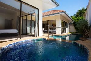 Avoca Pool Villas