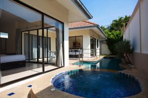 Avoca Pool Villas