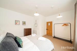 Kirkton Family Farmhouse with Hot Tub, Alford, Aberdeenshire