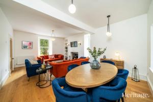 Kirkton Family Farmhouse with Hot Tub, Alford, Aberdeenshire