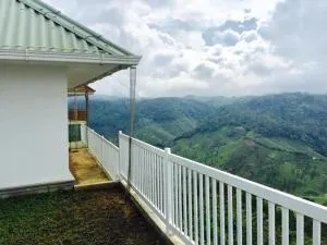 Hilltop Misty Villa - Pīrmed