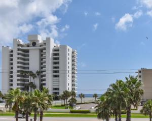 Seaside Bliss Ocean View Balcony Corner Unit Close to Beach Access Pool OW17-307