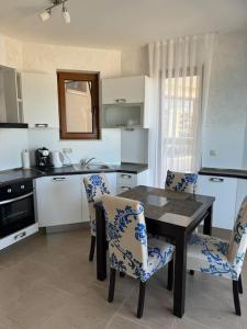 Апартамент с изглед към морето в Ла Мер