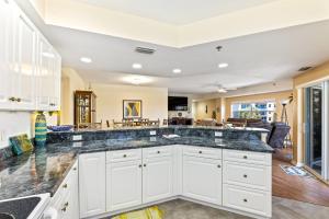 Coastal Bliss: Oceanwalk 9-301 with Sunset Views Resort Amenities