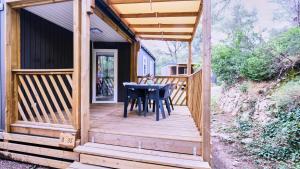 Campings Camping de la Vallee Heureuse : photos des chambres
