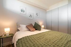 Burmeister 407 -Spacious 1 Bedroom Apartment Across from Ocean