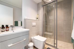 Burmeister 407 -Spacious 1 Bedroom Apartment Across from Ocean