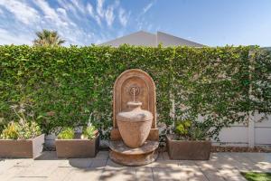 Chic, Cozy, Modern, Secure and Centrally Located