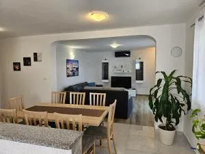 Apartment Loborika D&J - PUY