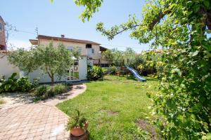 Villa Above in Medulin,Istria - by Istrabook