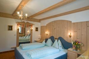 Suite with Garden View room in Alpenhotel Fernau