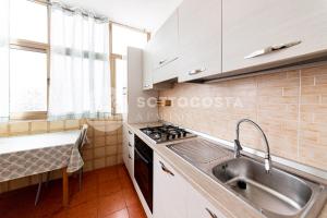 Lily Flat - San Foca