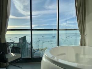 Edge Central PTY Luxury Front Seaview 2Bedroom