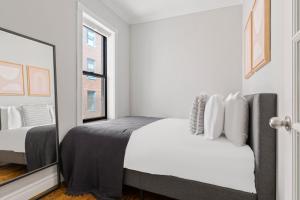 West Village 1br w wd nr Pier 46 NYC-897