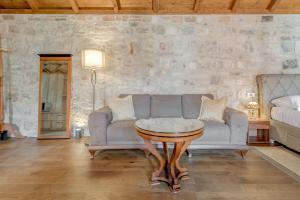 Emperor Suite - Beyond Timeless