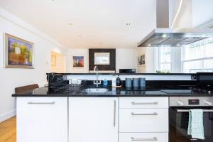 Smart Kensington Retreat 2BR