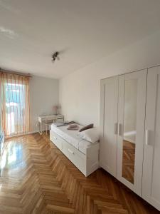 T-star, 2-bedroom apartment with magnificent beach view