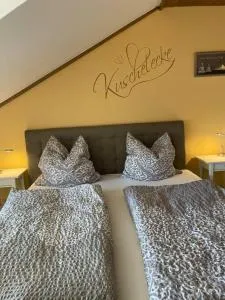 FeWo 57 - Appartement im Rottalblick - Helle Kuschelecke genießen mit Bademantelgang zur Therme, TV und persönlichem Gästeempfang von Astarte Estate - Schwarz im Höllthal