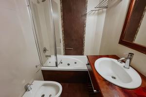 Viejo Lobo - Apartamento sobre calle principal 101