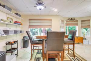 Cozy Jonesboro Studio w Patio ~ 22 Mi to Atlanta!