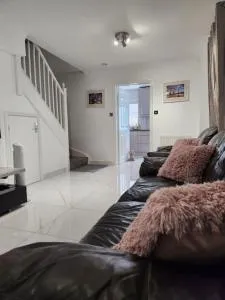 Luxurious 2 Bedroom House With Garden And Free Parking - Thamesmead