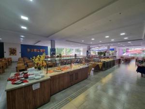 Golden Dolphin Resort (Grand Hotel)