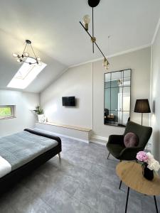 Modern Apartment, 5mins to Rynok Square