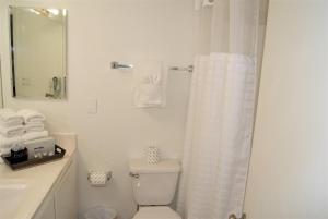 126 Fully Furnished 1BR Suite-Prime Location