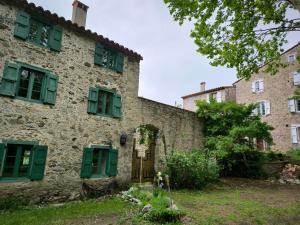 Maisons de vacances Gite du grand cedre : photos des chambres