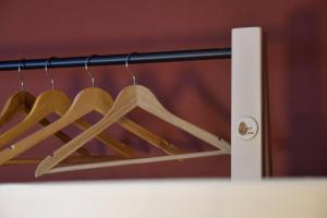 STAY-FIVE Modern Central Studios Self Check-in & Fast Wi-Fi